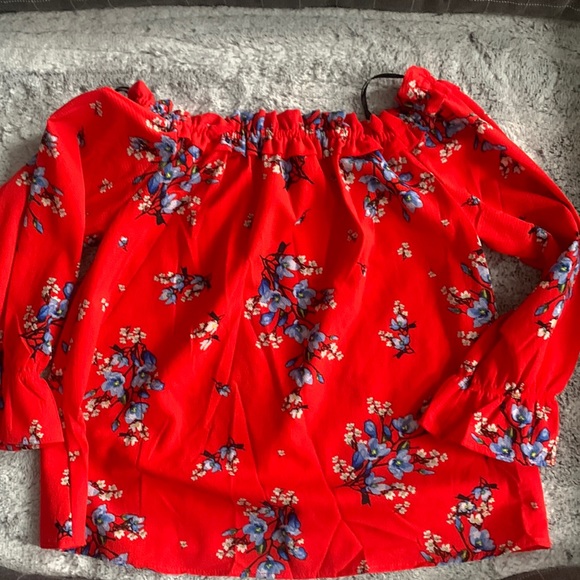 Off the shoulder long sleeve top - Picture 1 of 2